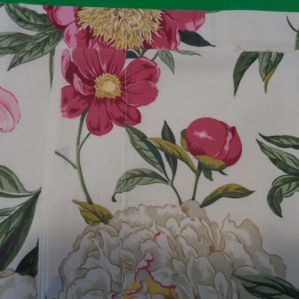 VINTAGE STYLED FLORALS BEAUTIFUL PINK FLOWERS SET OF PILLOW CASES LOT